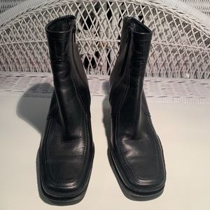 Via Spiga genuine leather black ankle boot